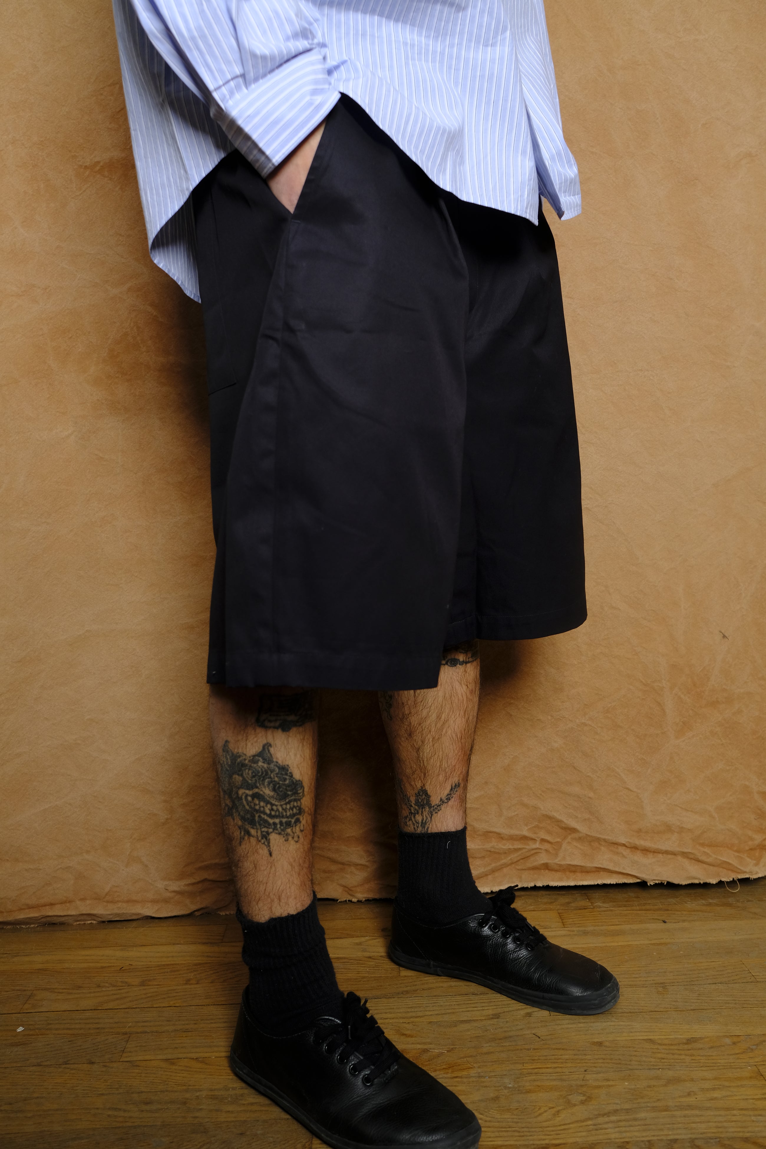 cotton gabardine shorts in navy