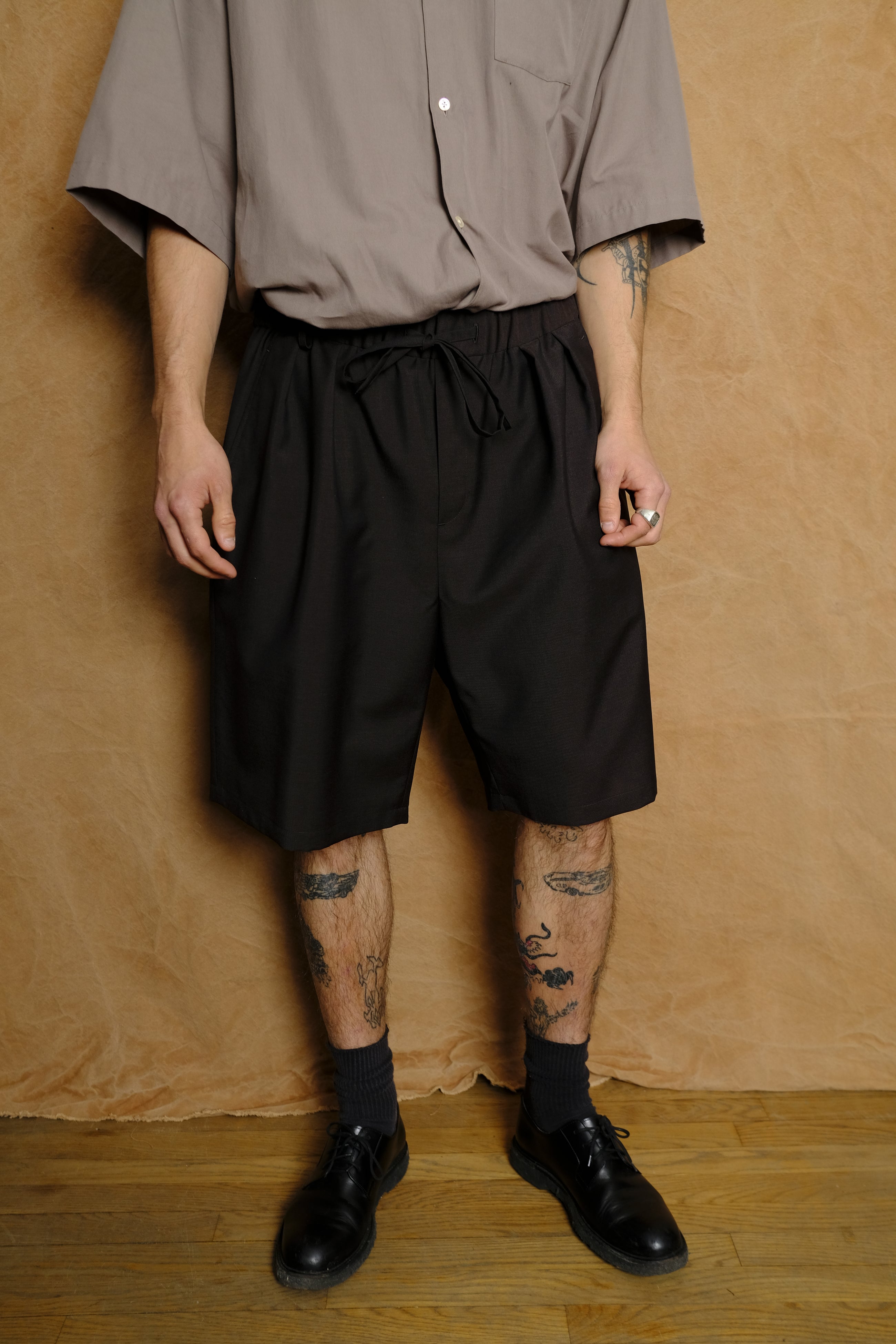 wool mohair half pants in dark brown