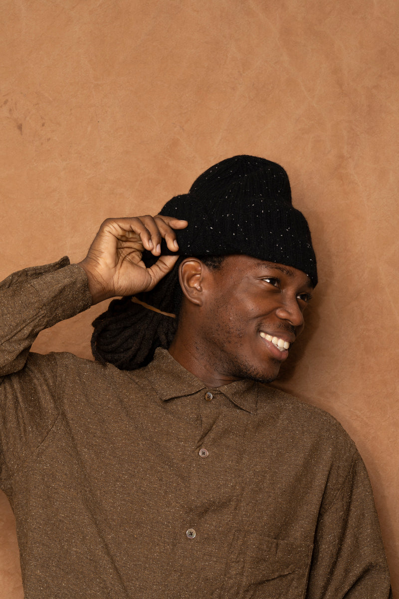 flap beanie in speckled black