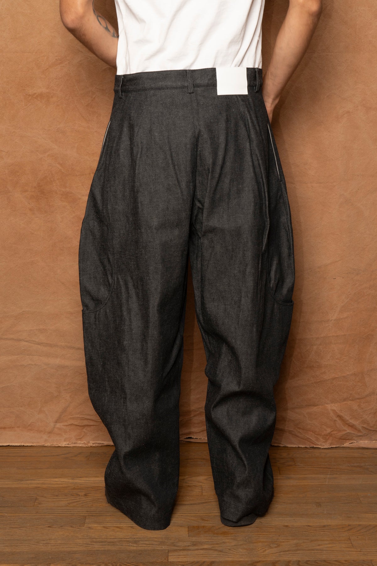 malay trouser in raw black