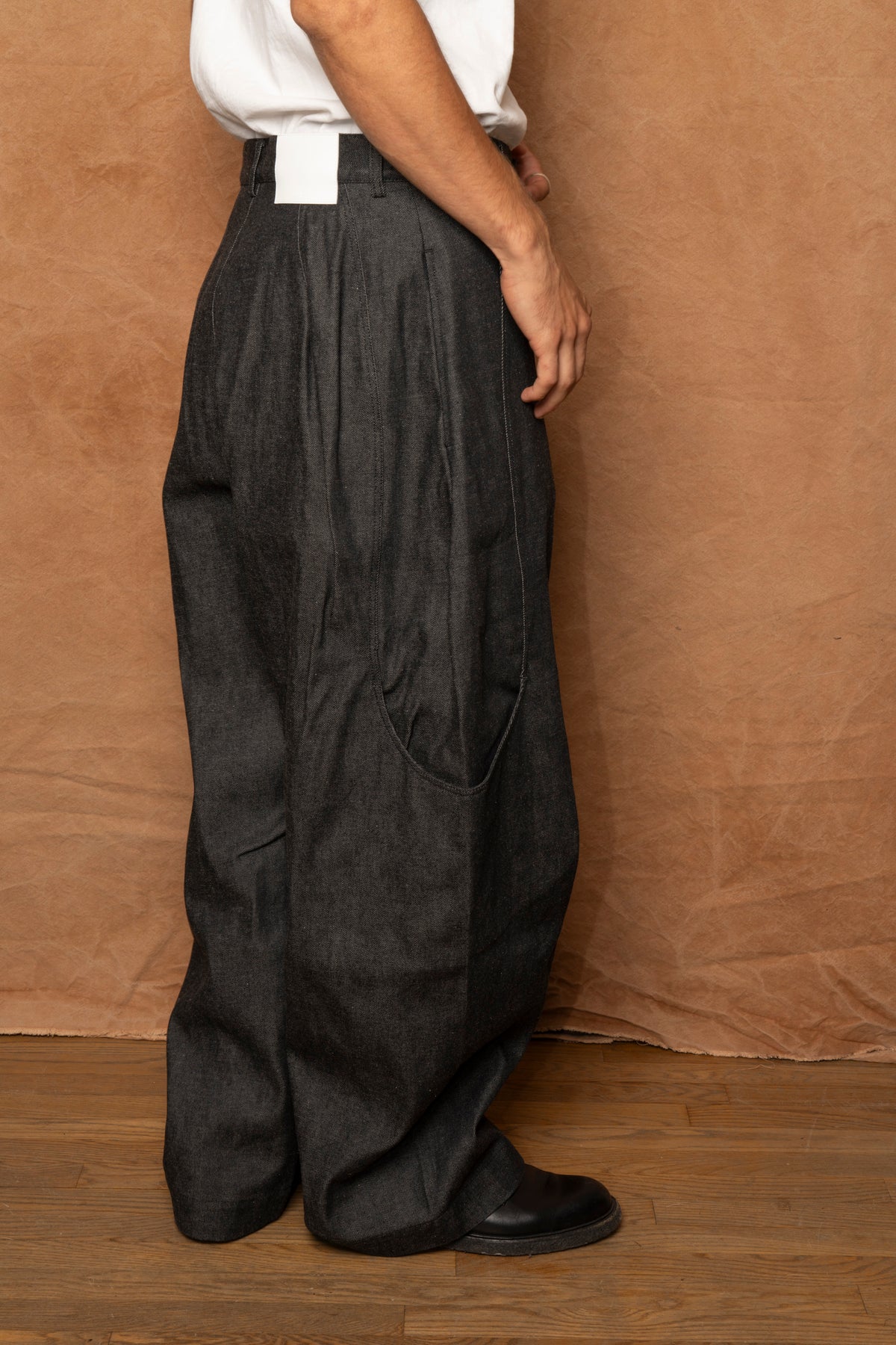 malay trouser in raw black