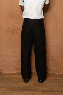 two-fold trouser in black cotton suede