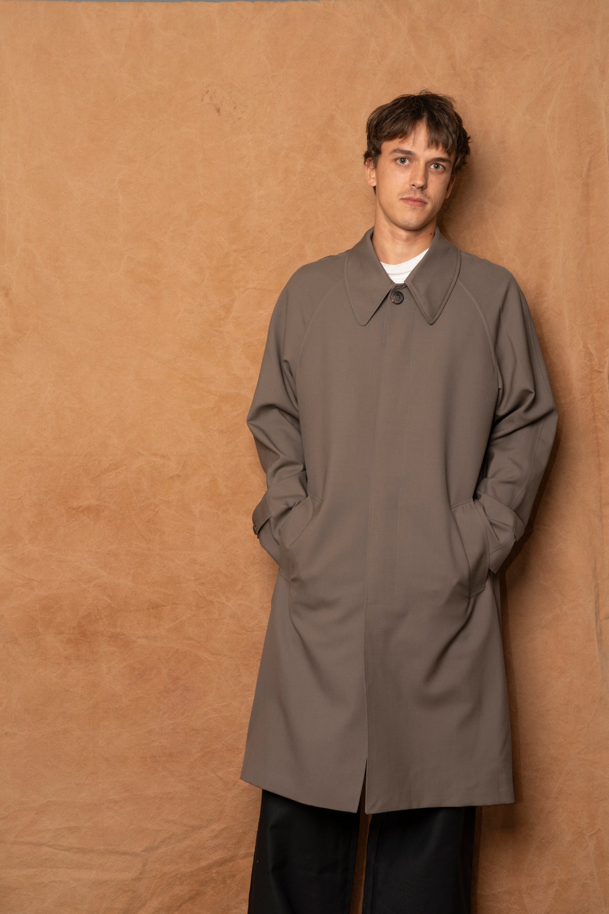 balmacaan in mushroom water repellent wool