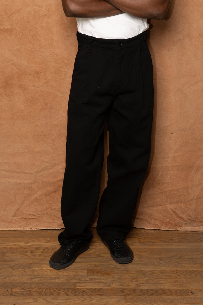 big pants in black cotton twill