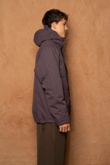 fyn 4.0 gore-tex insulated jacket in darkest purple