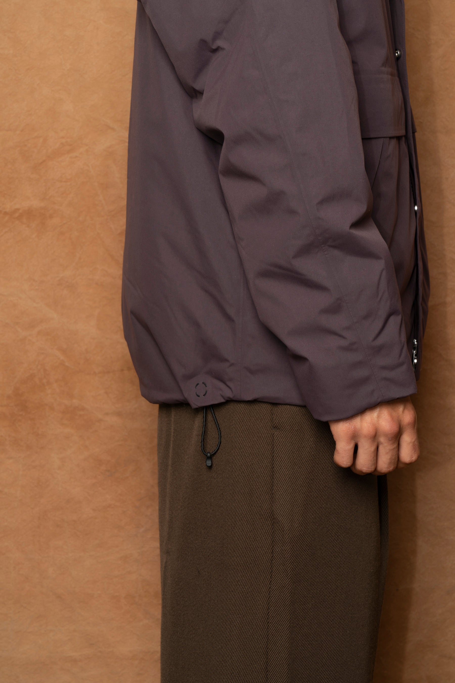 fyn 4.0 gore-tex insulated jacket in darkest purple