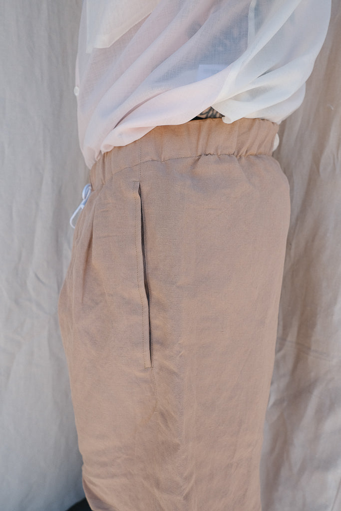 hawk shorts in cotton / linen peach