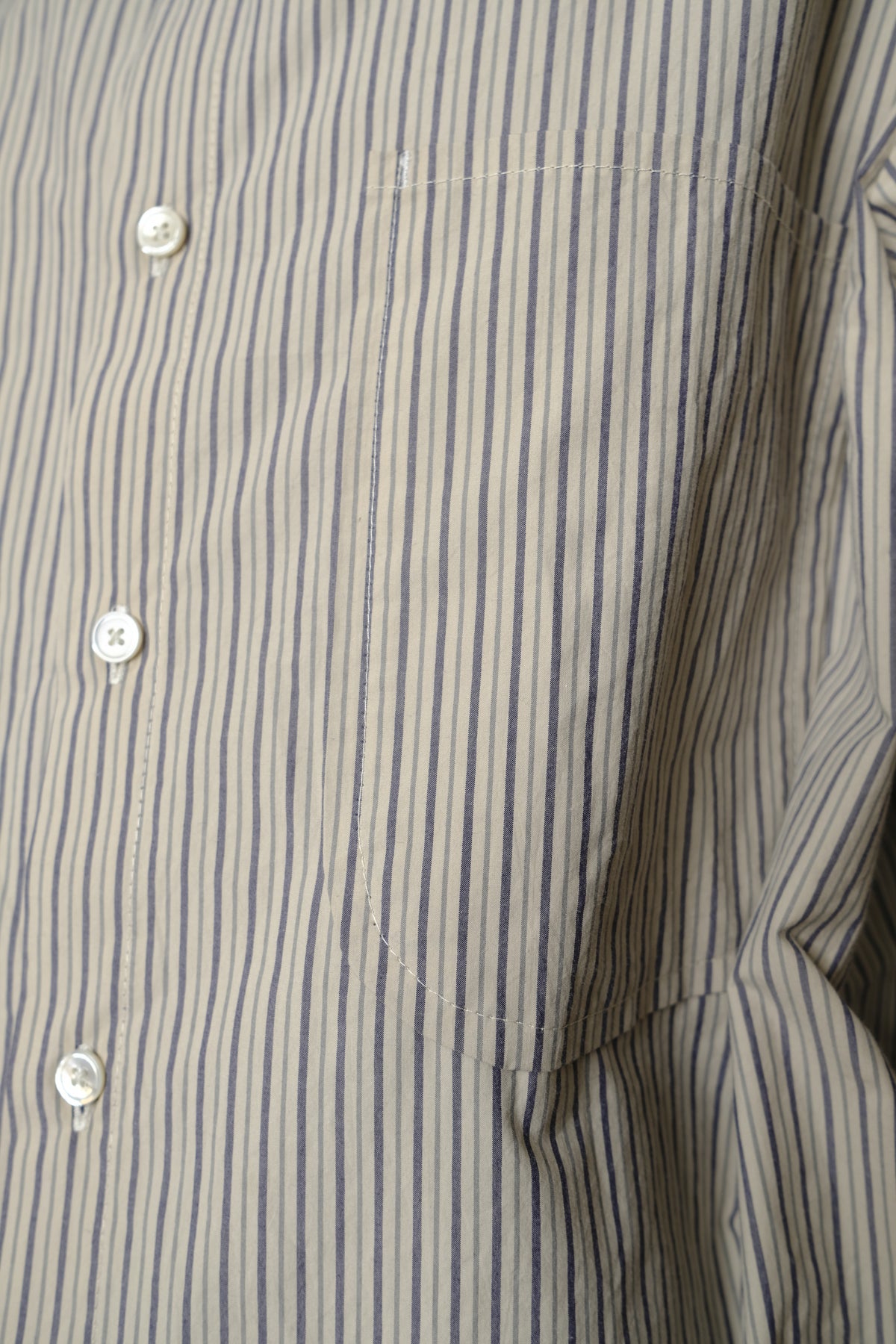 office shirt in cream/navy/grey typewriter