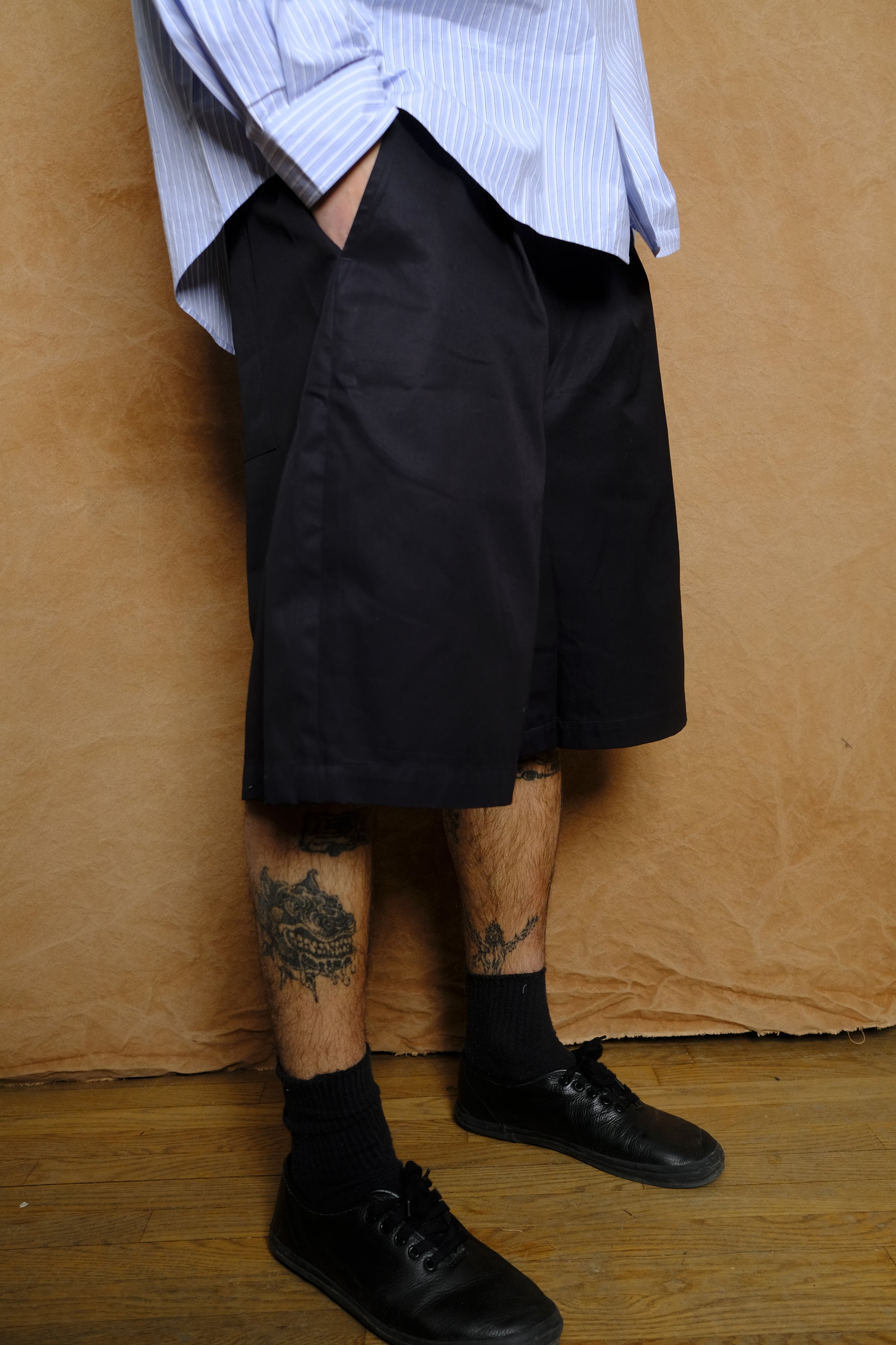 cotton gabardine shorts in navy