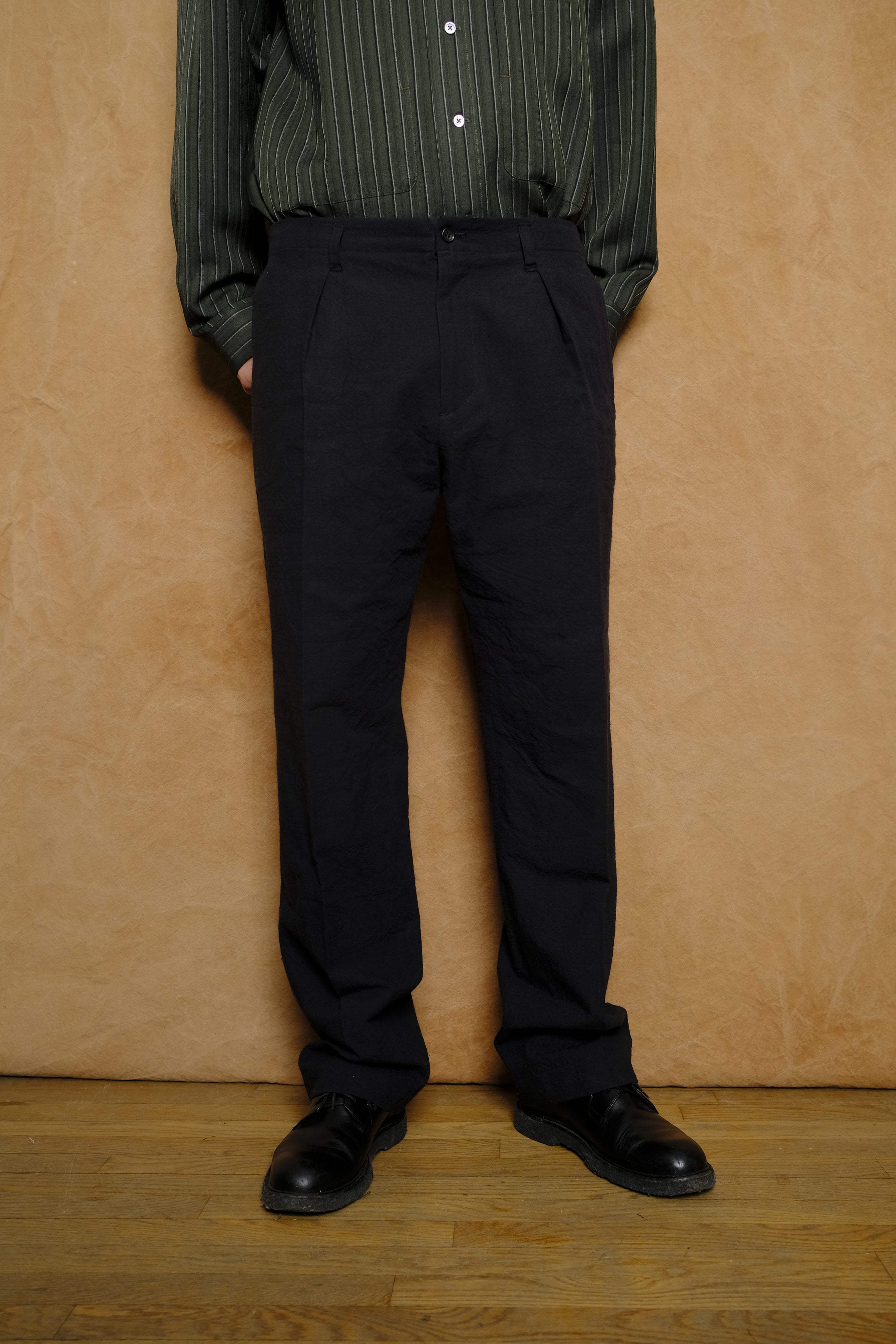 tuck suit pants c in black cotton chambray