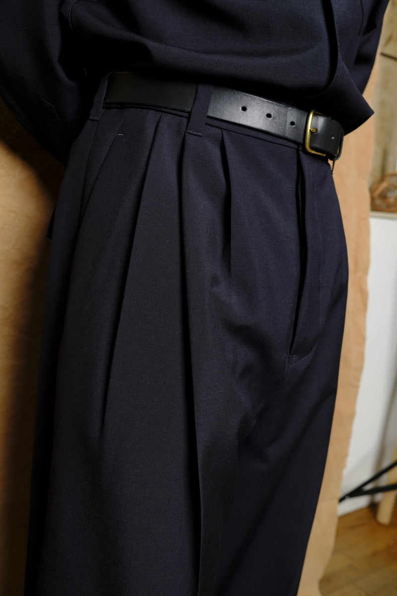 wool sleek in navy