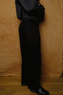 peached cotton trousers in black