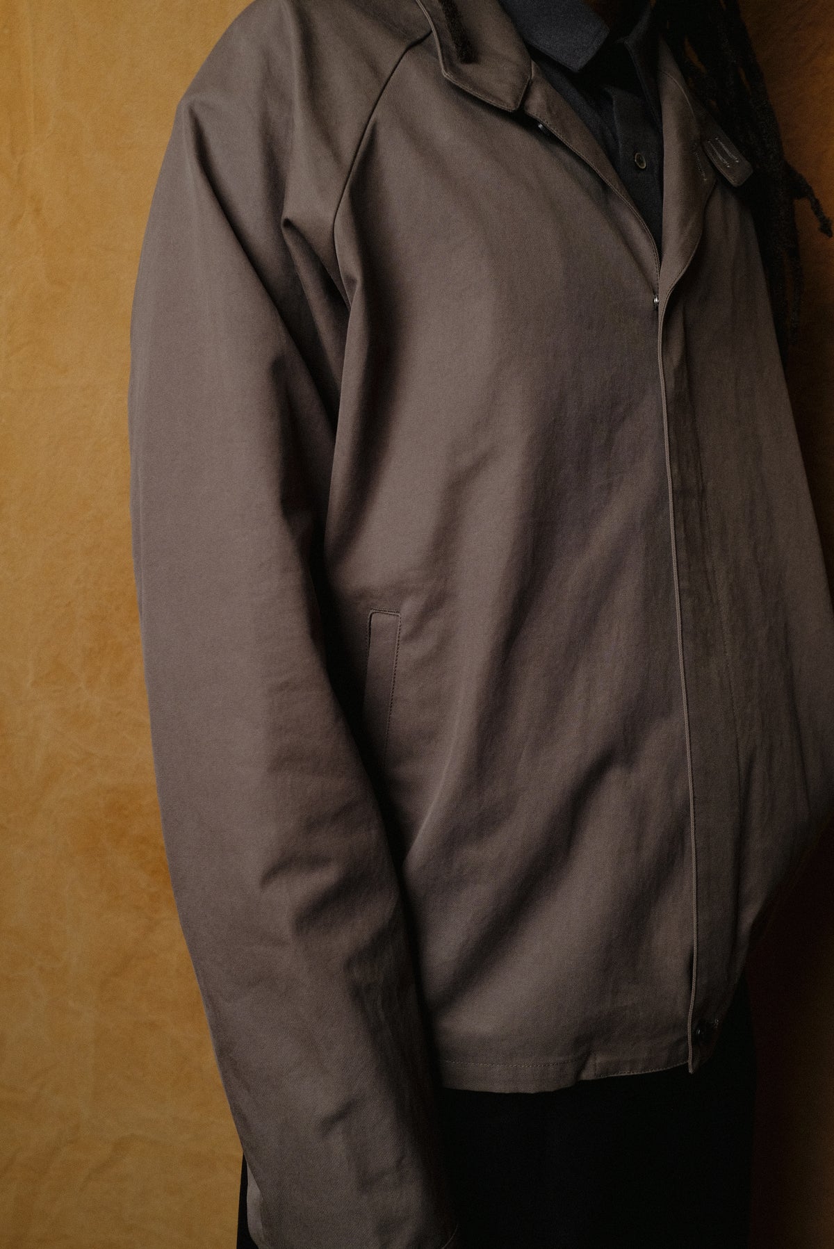 giza cotton trucker jacket in charcoal