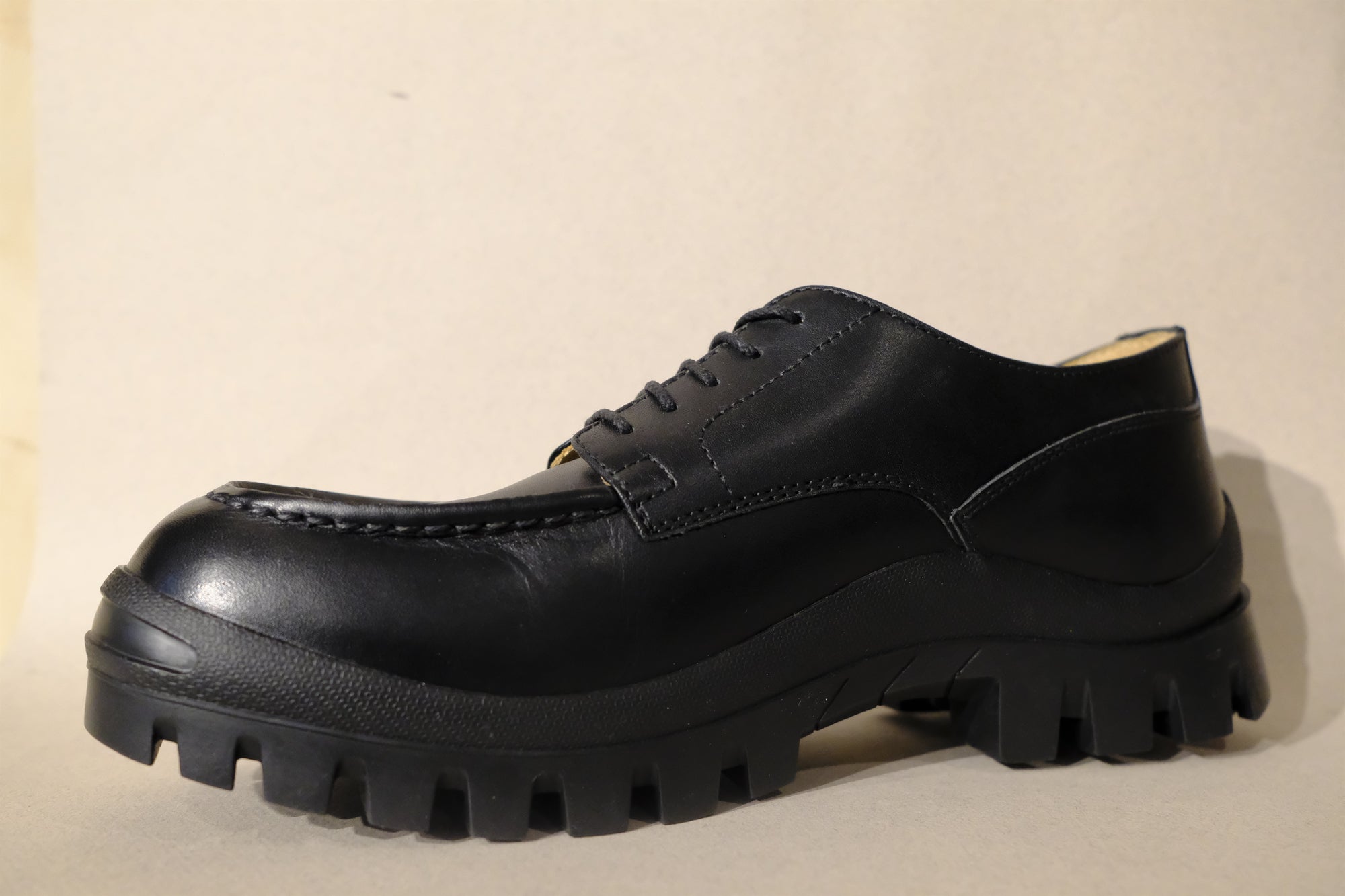 derby #2146 in black