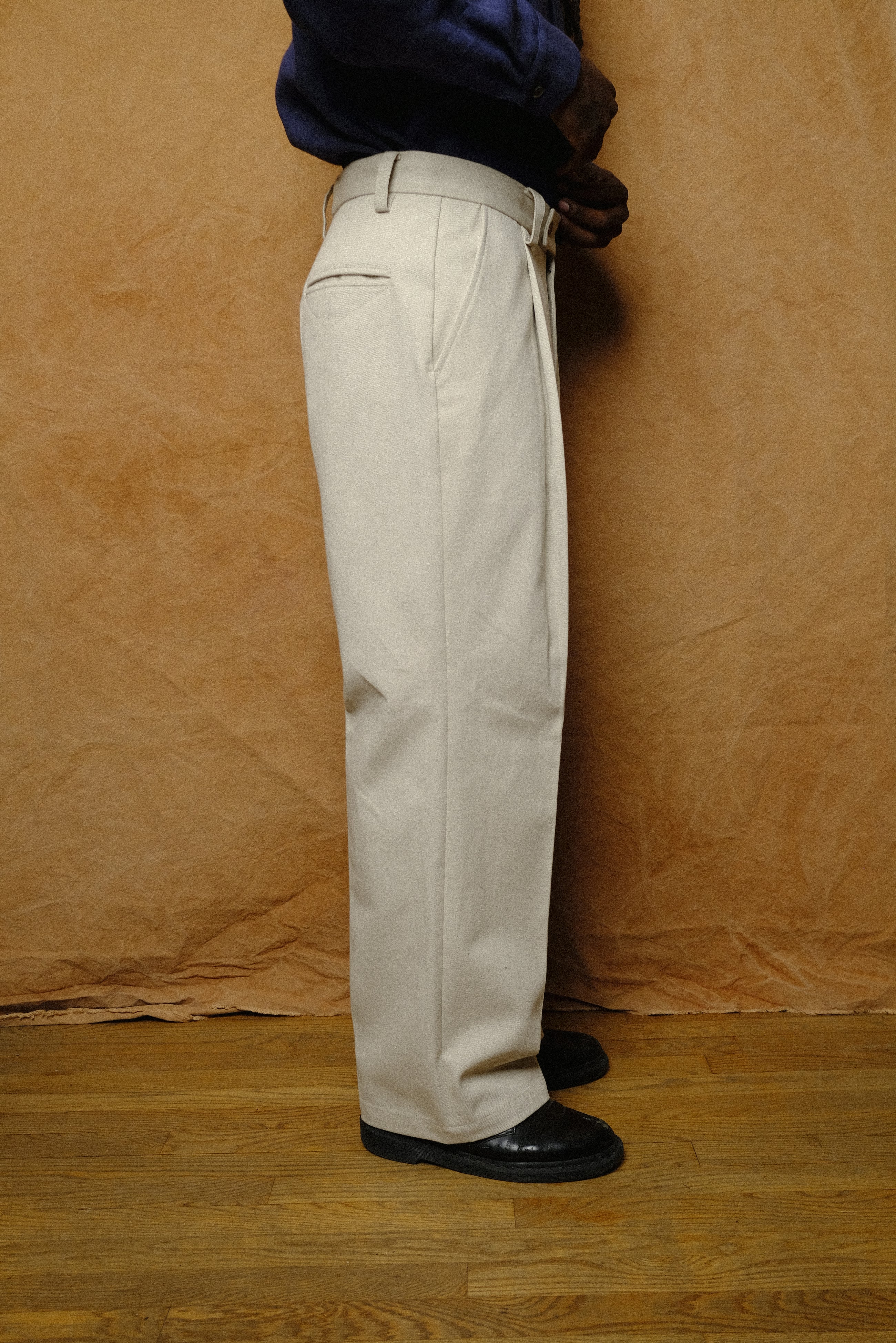 regular hem cotton trouser in beige