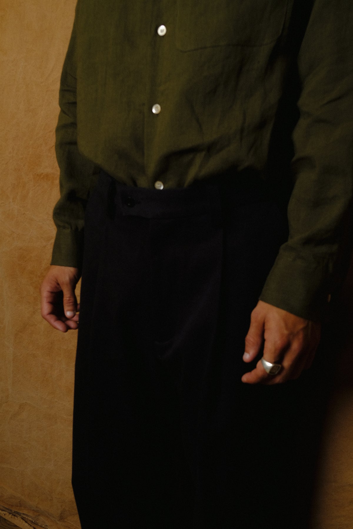 regular hem cotton trouser in black