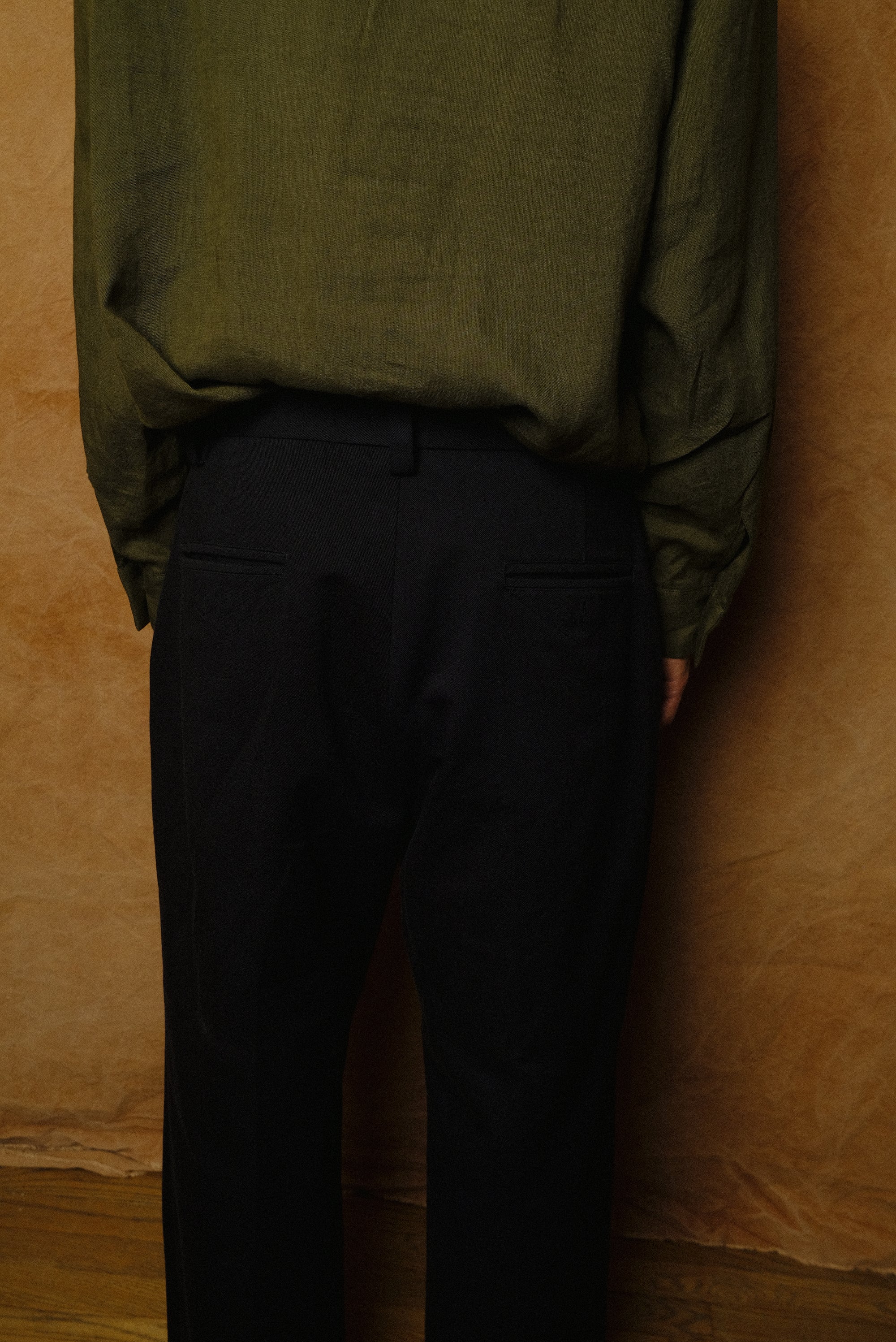 regular hem cotton trouser in black
