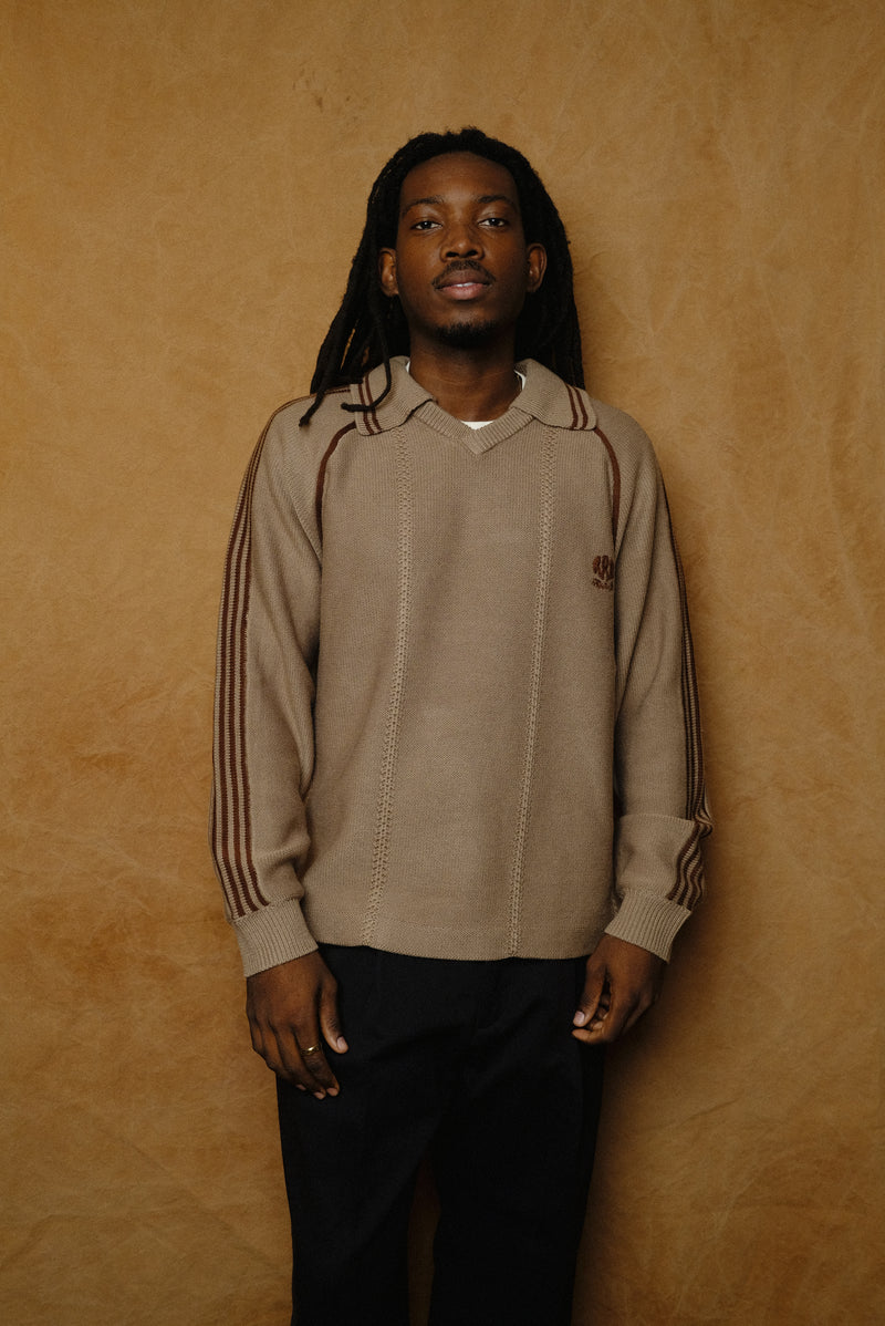 knitting game shirt in dark beige
