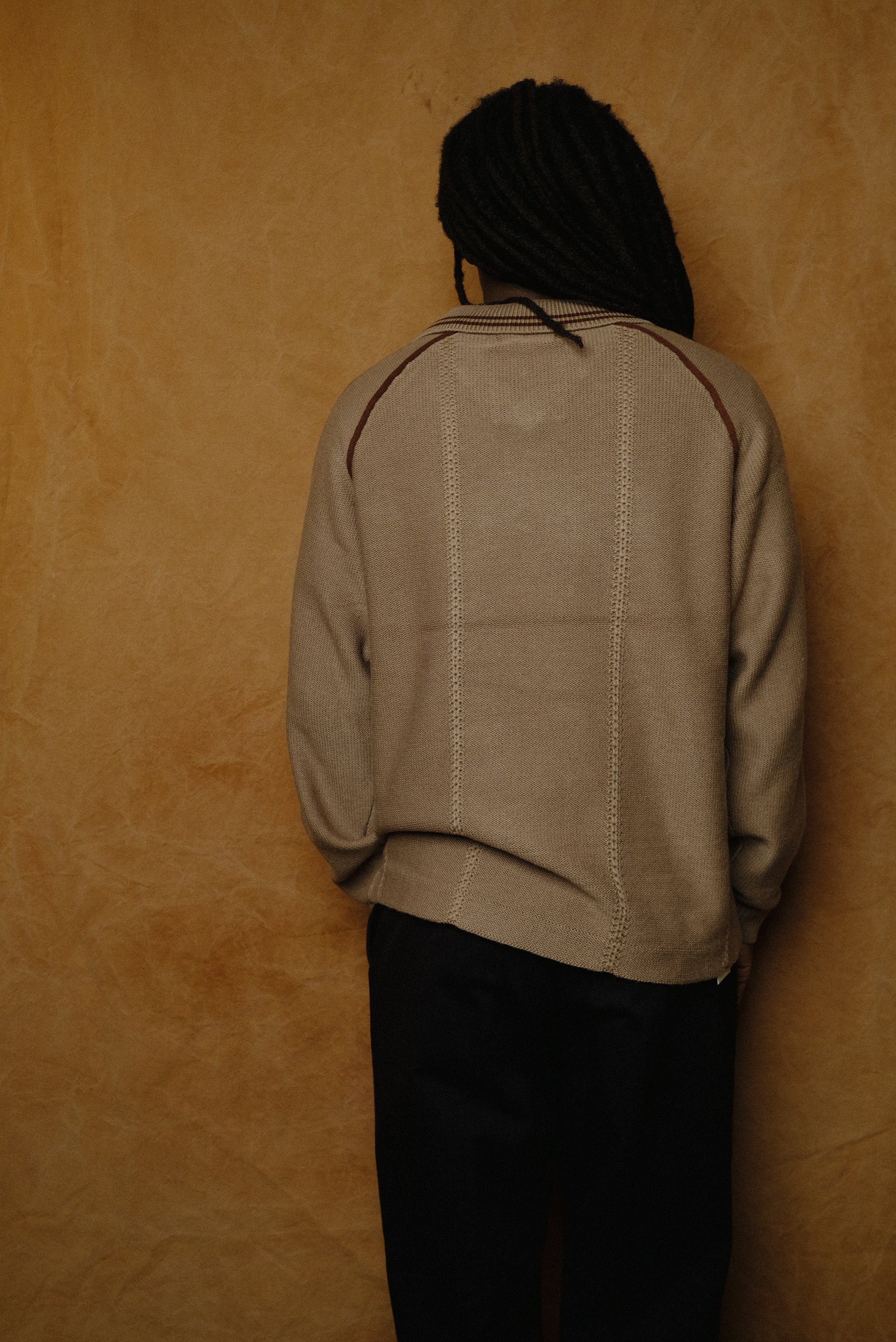 knitting game shirt in dark beige